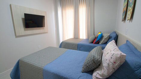 2 BEDROOM APARTMENT INCLUDING A SUITE IN THE CENTER OF BOMBINHAS - SC