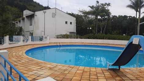 CTO088 Gated condominium house with swimming pool.