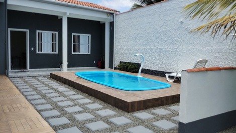 Casa Dúplex "Show de Bola", con piscina y terraza, todo amueblado.
