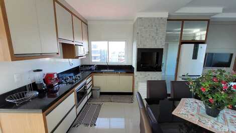 254 - Cobertura duplex com 3 suítes próximo a praia de Bombinhas