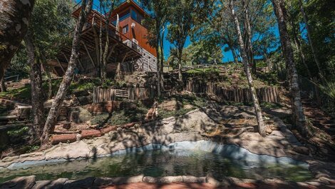 Casa de campo com piscina e jacuzzi em Gramado