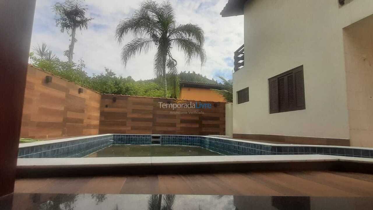 House for vacation rental in Ubatuba (Praia das Toninhas)