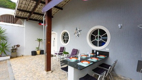Ampla Casa à 150 mts da praia Enseada, Ubatuba