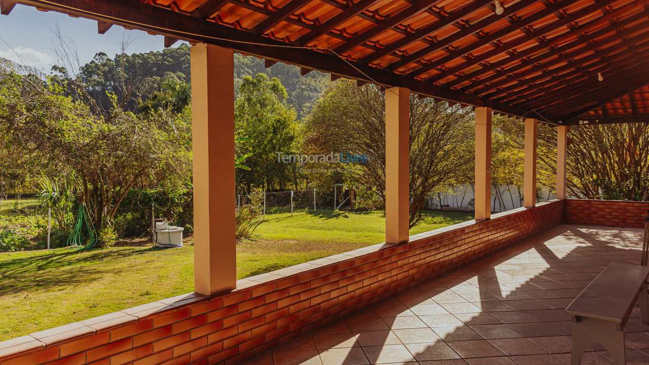 Granja para alquiler de vacaciones em Juiz de Fora (Cachoeira)