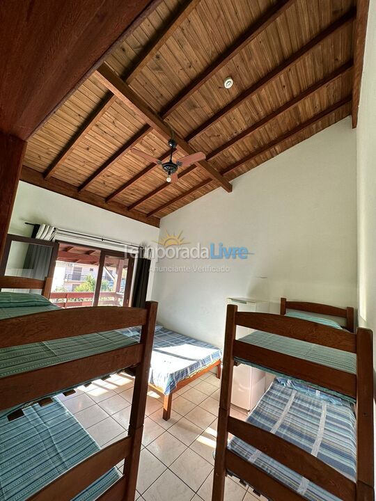 House for vacation rental in Garopaba (Praia da Ferrugem)