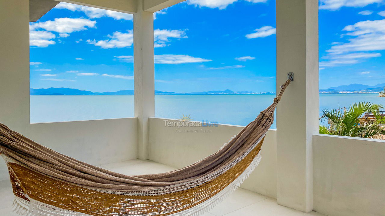 Casa para aluguel de temporada em Biguaçu (Praia São Miguel)