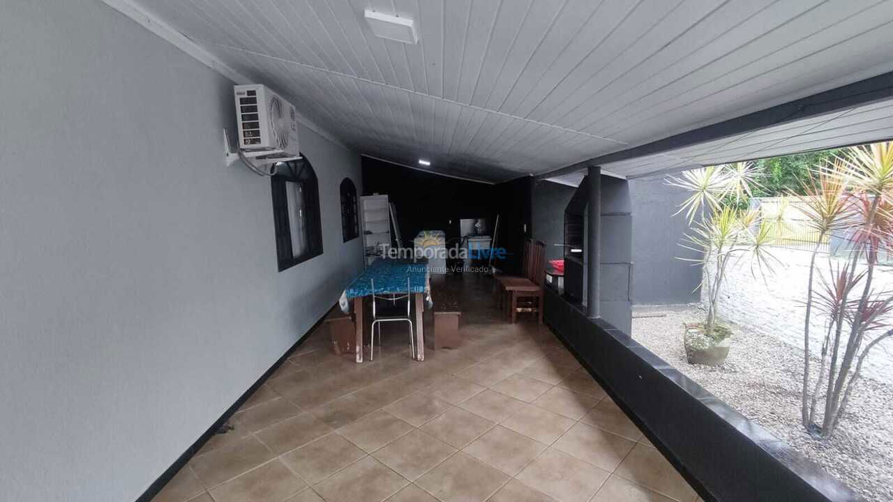 Casa para alquiler de vacaciones em Itapoá (Itapema do Norte)