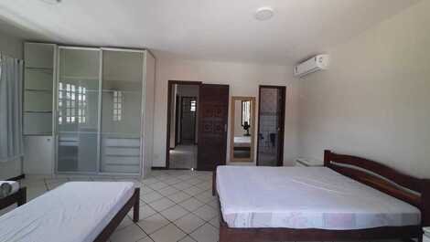 Casa duplex 4/4, 2 suites - cond. Pq. do Jacuipe, a 10min Guarajuba