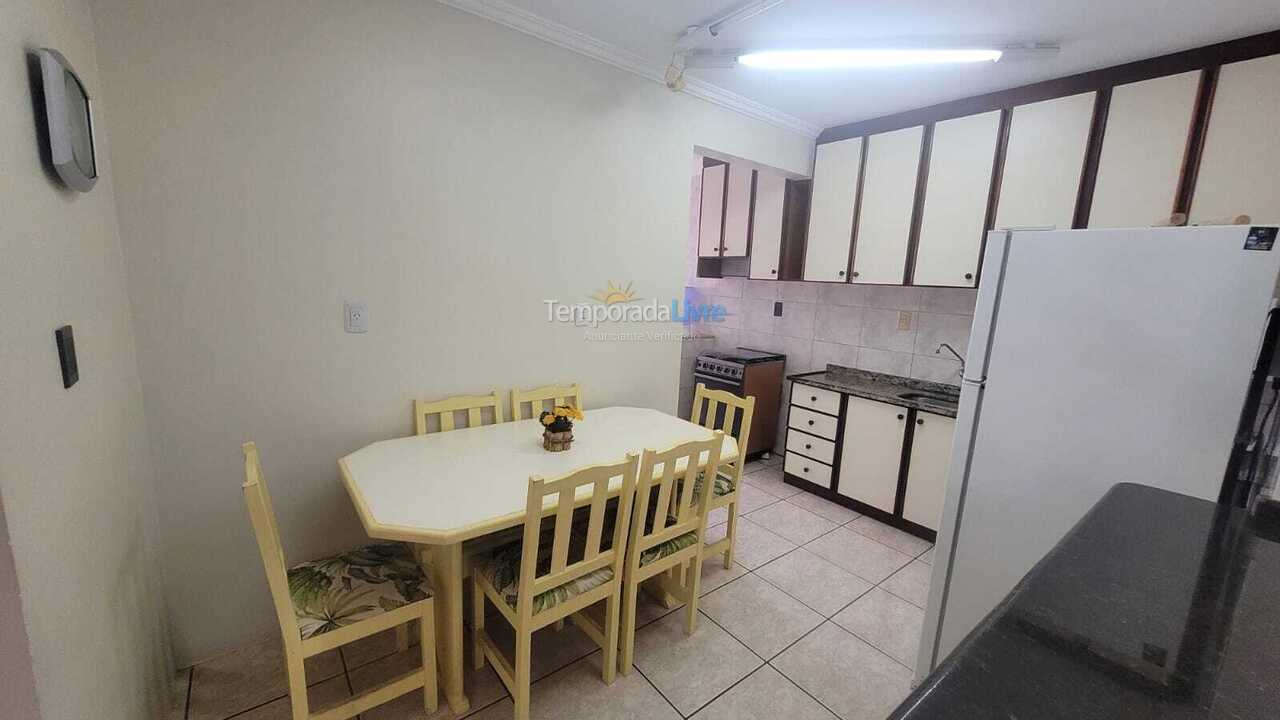 Apartment for vacation rental in Bombinhas (Praia de Bombinhas)
