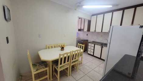 020 - Apartment with 3 bedrooms just a few meters from the beach.