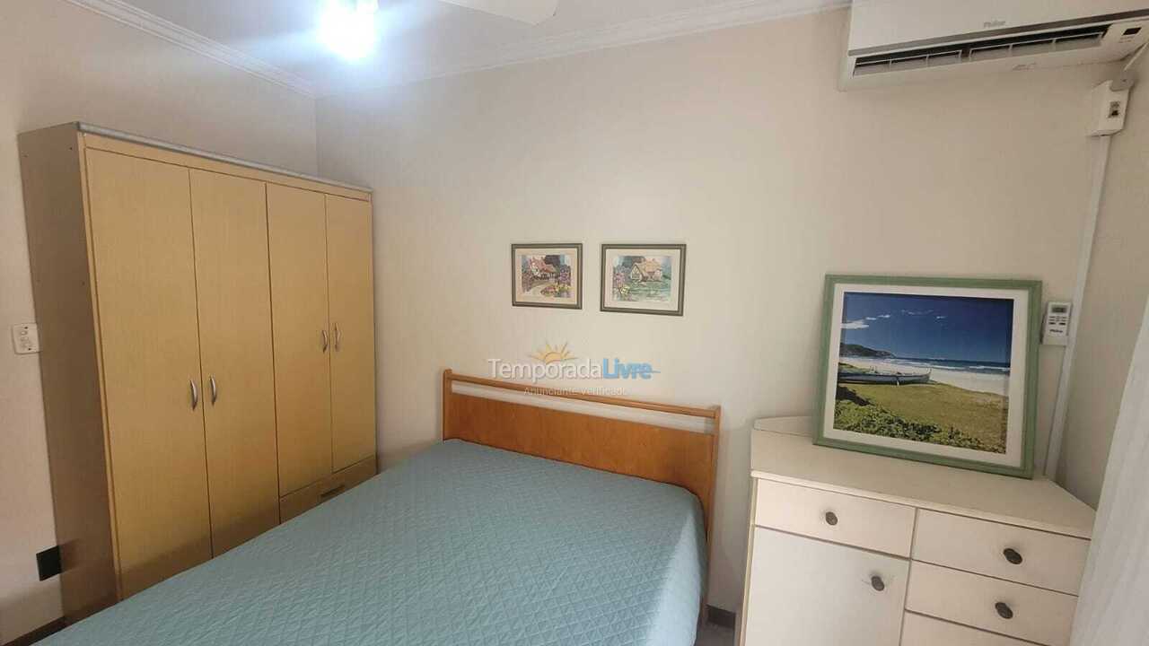 Apartment for vacation rental in Bombinhas (Praia de Bombinhas)