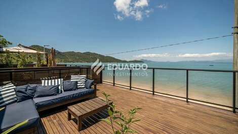 Leme - Seaside townhouse with 4 suites for up to 12 people.