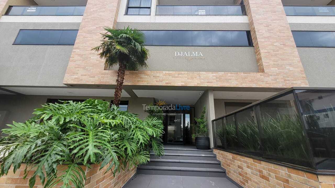 Apartment for vacation rental in Bombinhas (Praia de Bombinhas)