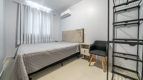 059 - Lindo Apartamento 02 Dormitórios na praia de Bombas