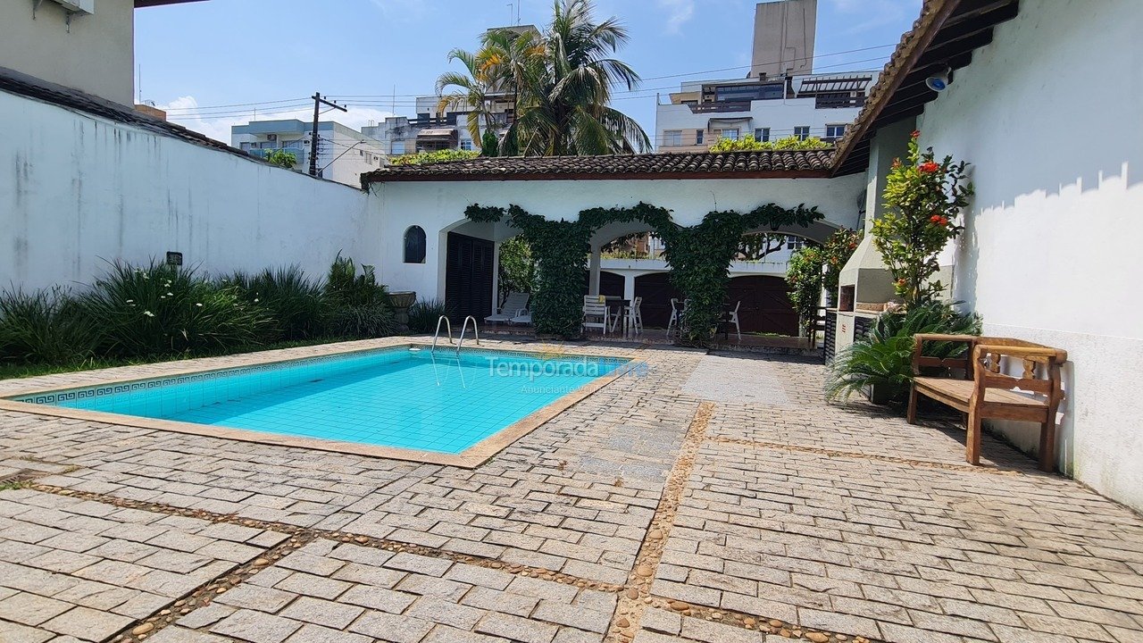 Casa para aluguel de temporada em Guarujá (Praia da Enseda)