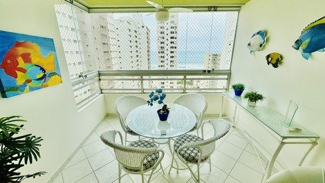 Pitangueiras Beautiful Apartment in Quadra do Mar with Air Conditioning