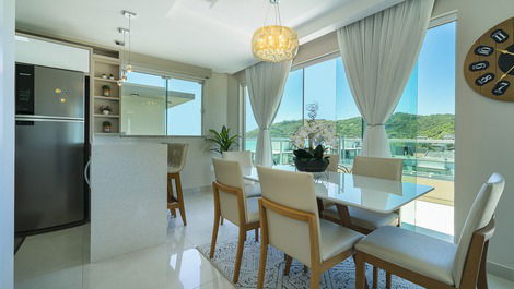 Exclusive Experience: High Standard Duplex Penthouse in Bombinhas