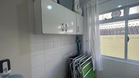 Apartamento em Bombinhas com piscina no prédio