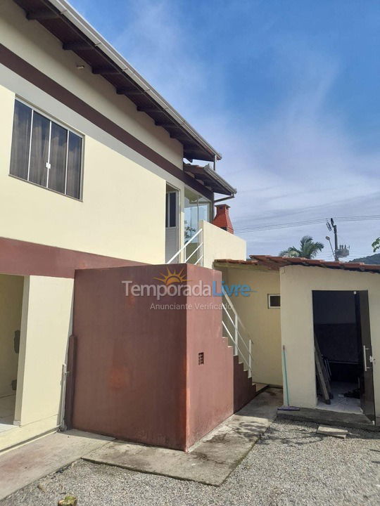 Casa para alquiler de vacaciones em Bombinhas (Praia de Bombas)