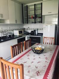 Amplia casa en Bombinhas (piso superior)