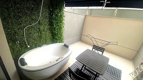Apartamento con jardín, bañera de hidromasaje, cerca del metro Vila Mariana.