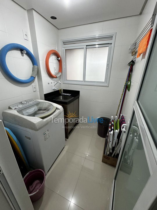 Apartamento para aluguel de temporada em Governador Celso Ramos (Praia de Palmas)