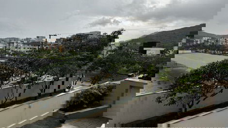 Apto 2 Dorm a 300m da praia