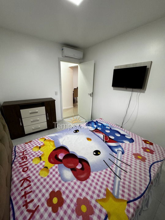 Apartamento para aluguel de temporada em Governador Celso Ramos (Praia de Palmas)