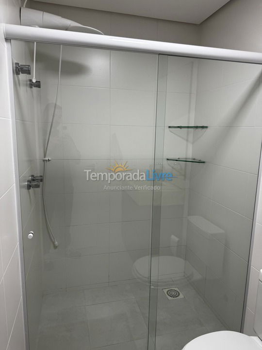 Apartamento para aluguel de temporada em Governador Celso Ramos (Praia de Palmas)