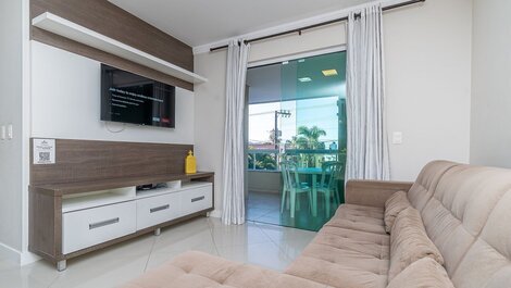 141 - Apartment with sea view, just 50m from the beach!
