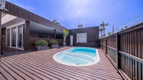 027 - Hermoso Residencial con Piscina y Jacuzzi en Bombas