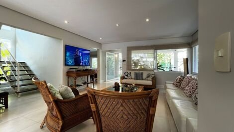 House in a condominium with lots of nature and comfort! Whale Beach!