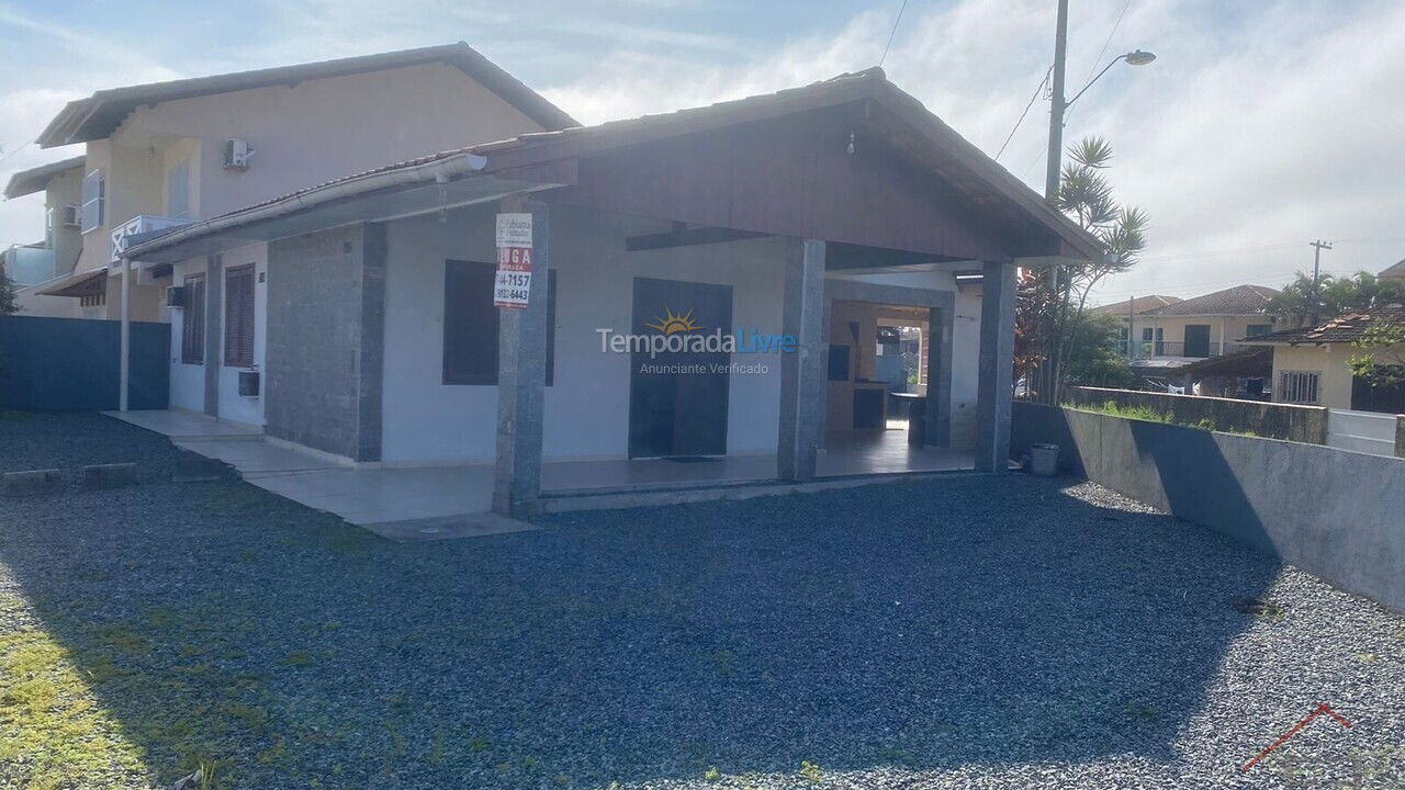 Casa para aluguel de temporada em São Francisco do Sul (Ubatuba)