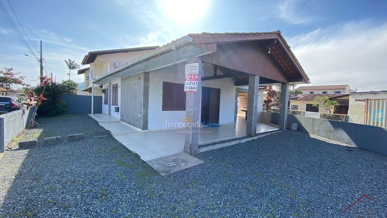 Casa para alquiler de vacaciones em São Francisco do Sul (Ubatuba)