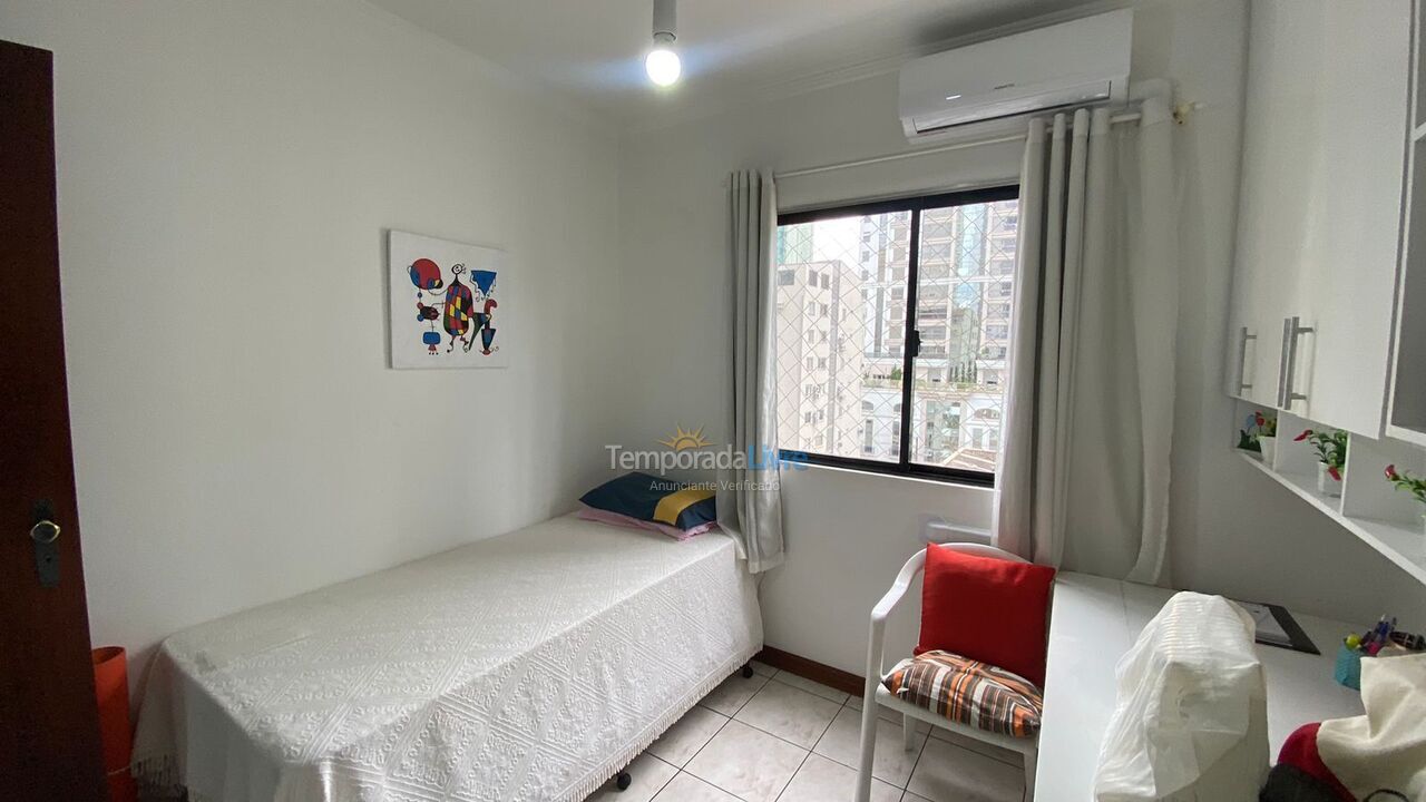 Apartamento para aluguel de temporada em Balneário Camboriú (Praia Central)