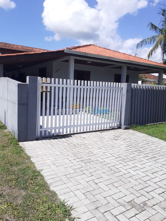 Casa para alquiler de vacaciones em Guaratuba (Cohapar)