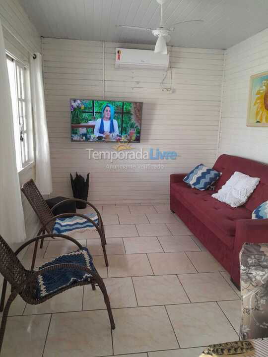 Casa para aluguel de temporada em Itapoá (Barra do Saí)