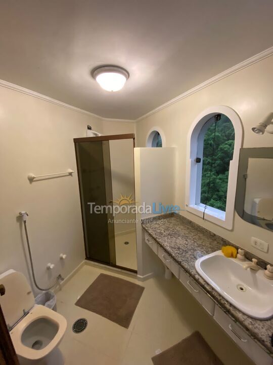 Apartamento para aluguel de temporada em Guarujá (Pitangueiras)