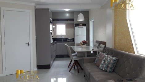 Hermoso apartamento de 03 habitaciones en Meia Praia - Itapema