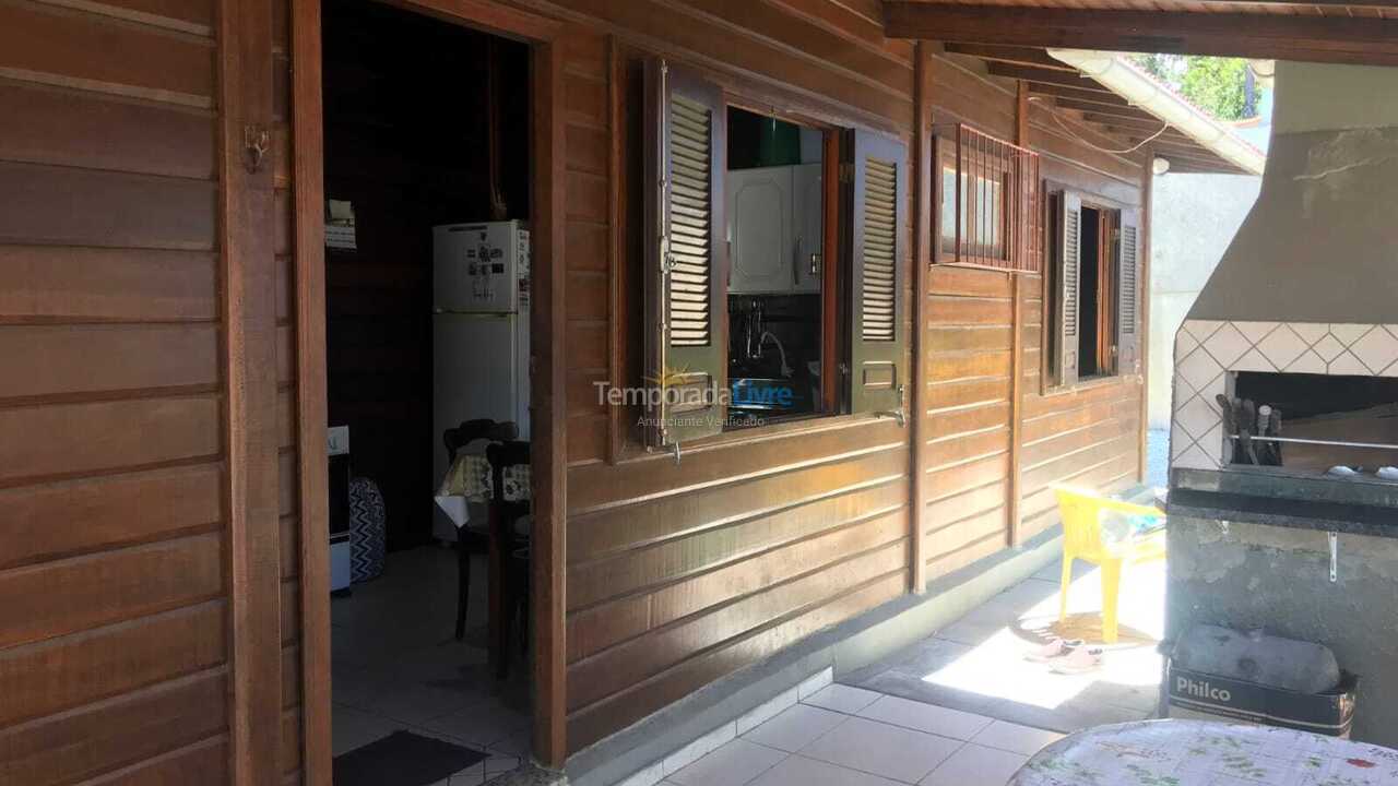 Casa para aluguel de temporada em Florianopolis (Praia dos Ingleses)