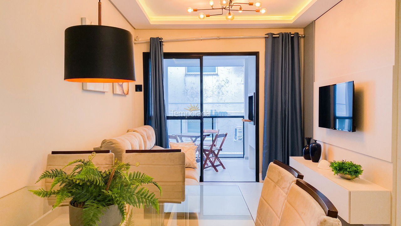 Apartamento para aluguel de temporada em Governador Celso Ramos (Praia de Palmas)