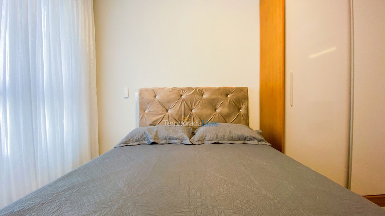 Apartamento para aluguel de temporada em Governador Celso Ramos (Praia de Palmas)