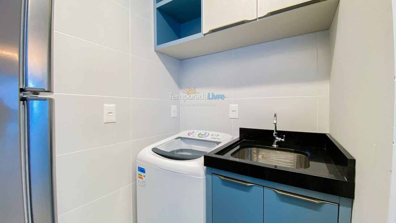 Apartamento para aluguel de temporada em Governador Celso Ramos (Praia de Palmas)