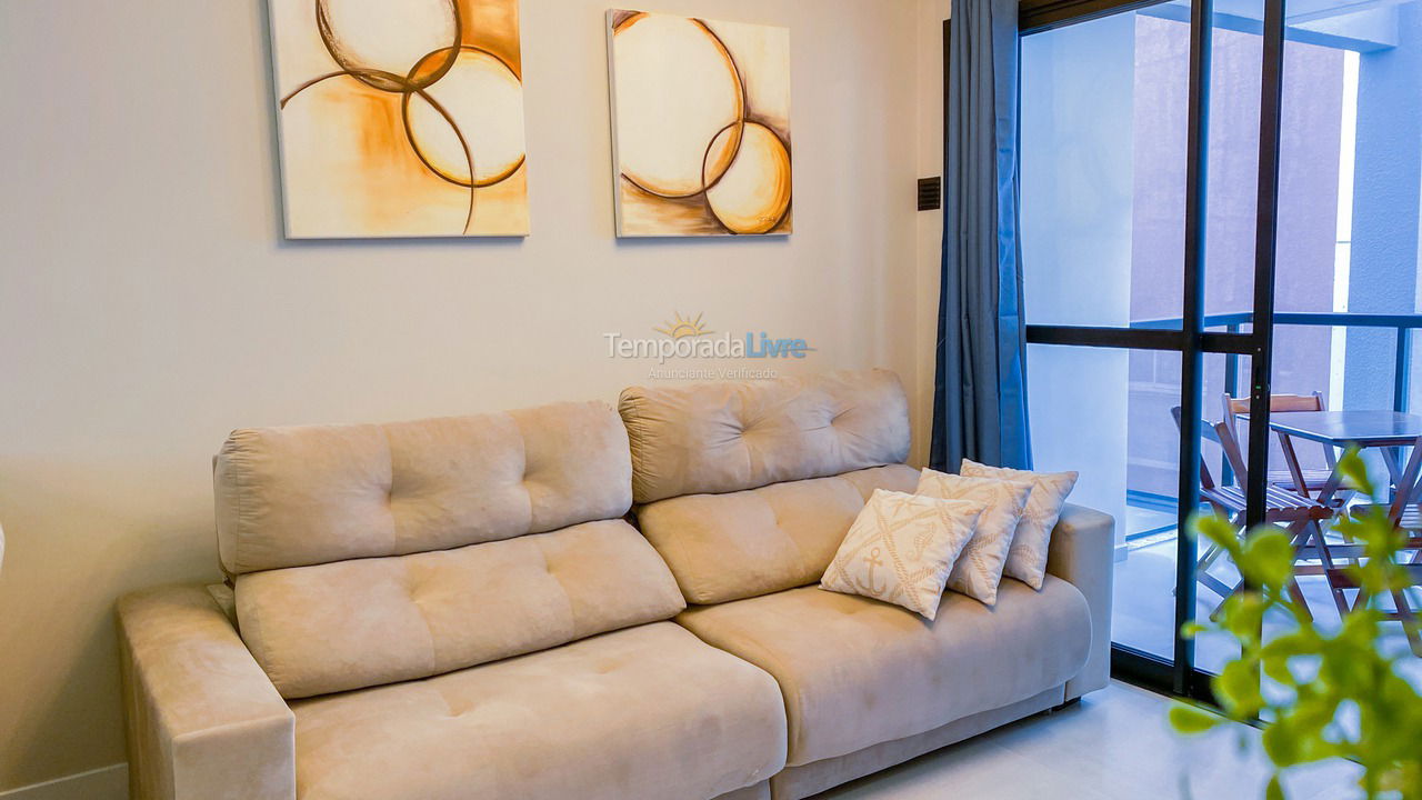 Apartamento para aluguel de temporada em Governador Celso Ramos (Praia de Palmas)