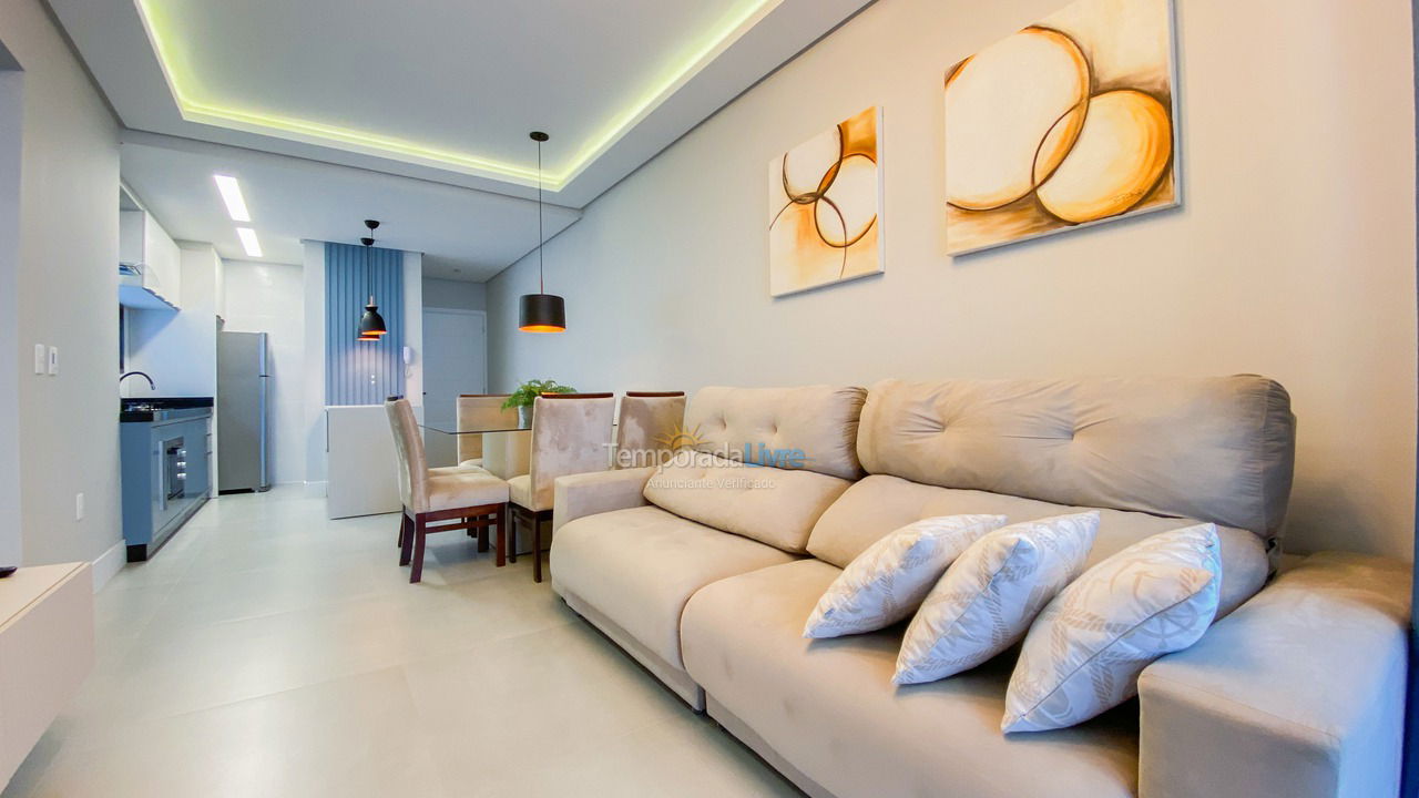Apartamento para aluguel de temporada em Governador Celso Ramos (Praia de Palmas)