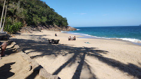 Casa imperdible entre dos hermosas Playas Lázaro y Sununga