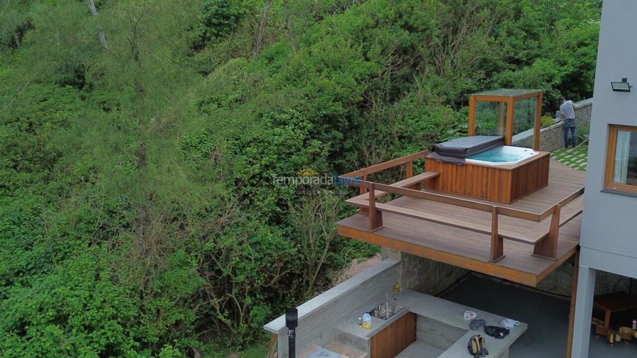 Casa para alquiler de vacaciones em Garopaba (Praia do Ouvidor)