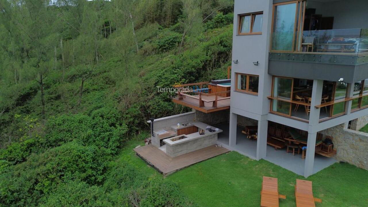 Casa para alquiler de vacaciones em Garopaba (Praia do Ouvidor)