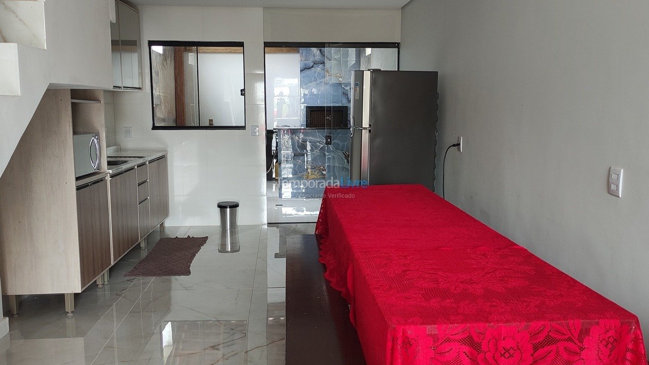 Casa para aluguel de temporada em Balneário Piçarras (Nossa Senhora da Paz)