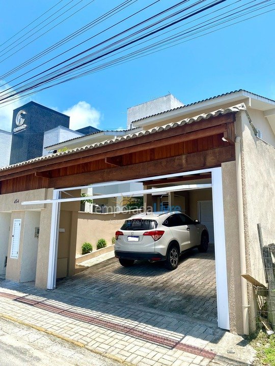 Casa para aluguel de temporada em Bombinhas (Bombas 115)